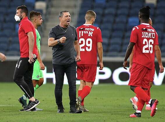 קלינגר והשחקנים. צפה את העונה הקשה מראש /// צילום: אלן שיבר